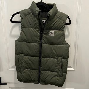 Abercrombie kids boy’s zip-up vest, size 9/10